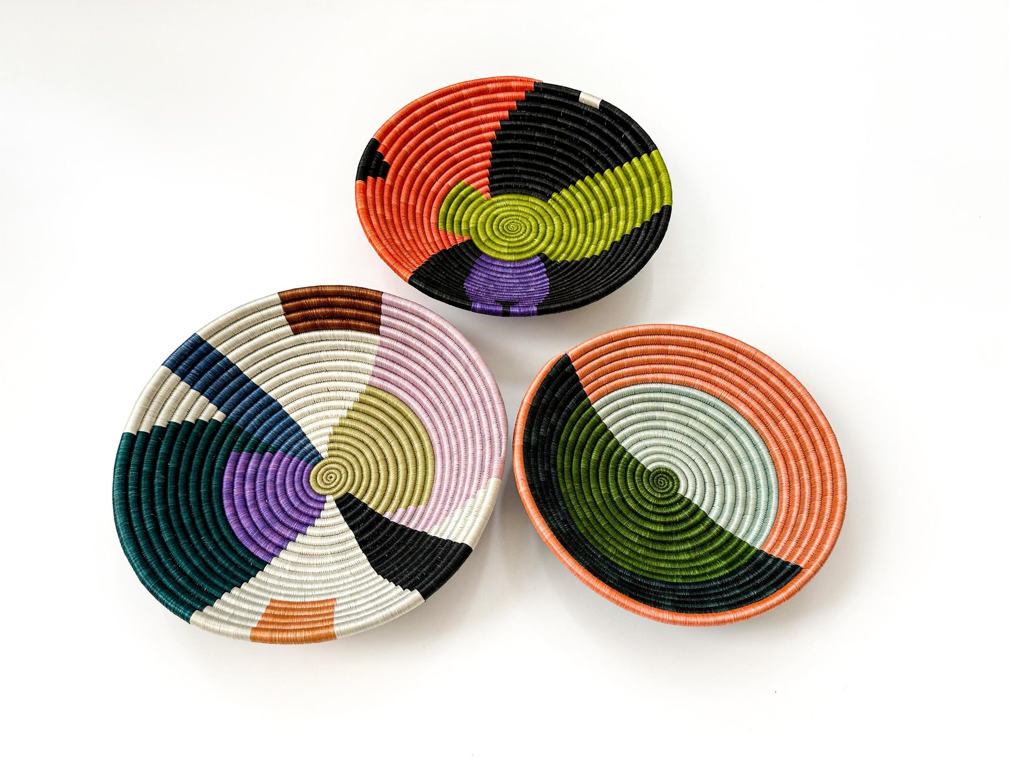 Colorful woven sisal baskets - Set of 3 Rwanda baskets